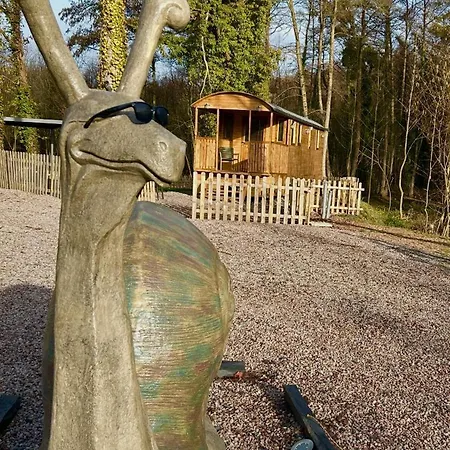 Camping La Roulotte Du Château