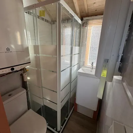 La Roulotte Du Château Camping