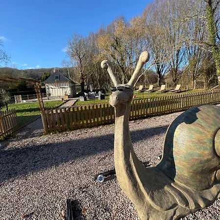 Camping La Roulotte Du Château *