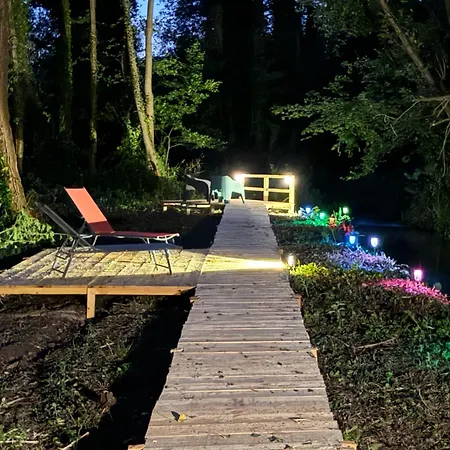 Camping La Roulotte Du Château *