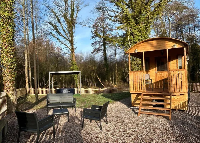 Camping La Roulotte Du Chateau