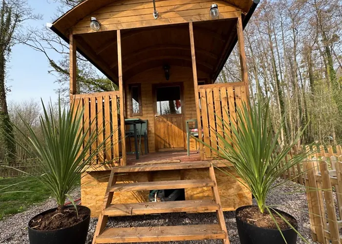 Campsite La Roulotte Du Chateau